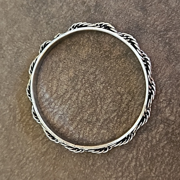 3/$30 Vintage Chain Thin Bangle Bracelet - Picture 4 of 6
